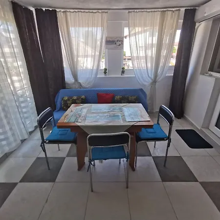 Traian Si Teodora 3* קוסטינסטי