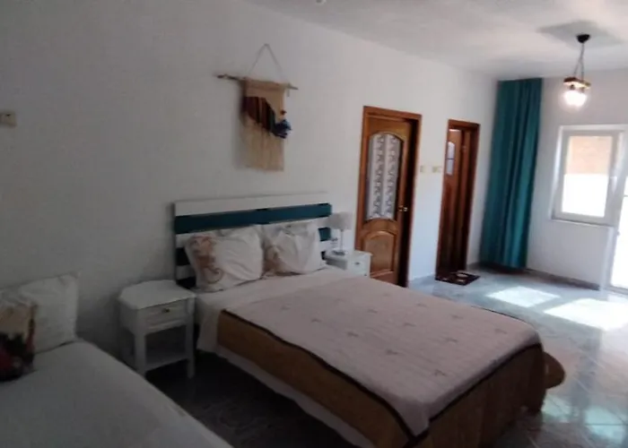 Traian Si Teodora 3* Костинешти